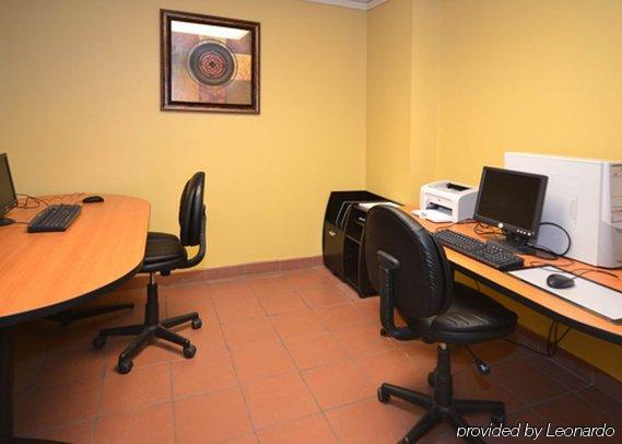 Clarion Suites Yuma Kinh doanh bức ảnh